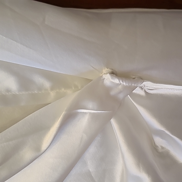 NWT CRB Dress/Robe. Medium. - Picture 4 of 6